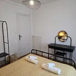 Bright In Downtown Apartment